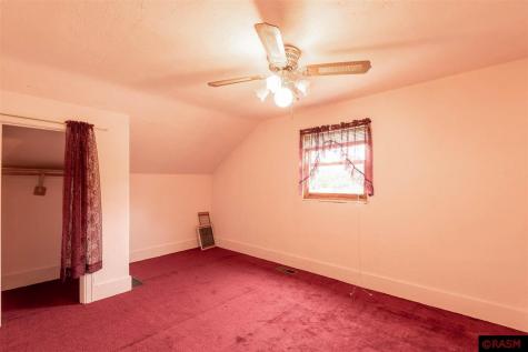 240 N Rice Street Kasota MN 56050