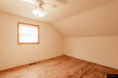 240 N Rice Street Kasota MN 56050