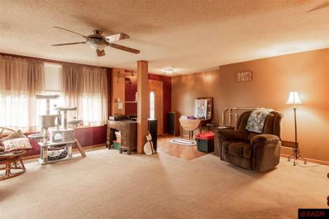 240 N Rice Street Kasota MN 56050