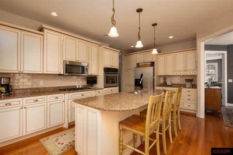 2358 Abbywood Lane North Mankato MN 56003