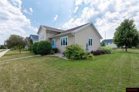 1002 Wettergren Street St. Peter MN 56082