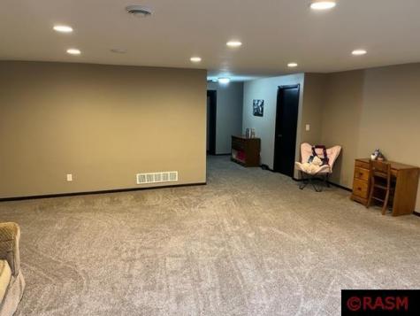 761 Luiken Street Lake Crystal MN 56055
