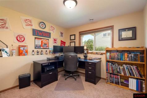 212 Harbor Hill Drive Mankato MN 56001