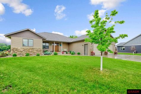 511 Graphton Court Lake Crystal MN 56055