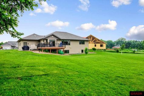 511 Graphton Court Lake Crystal MN 56055